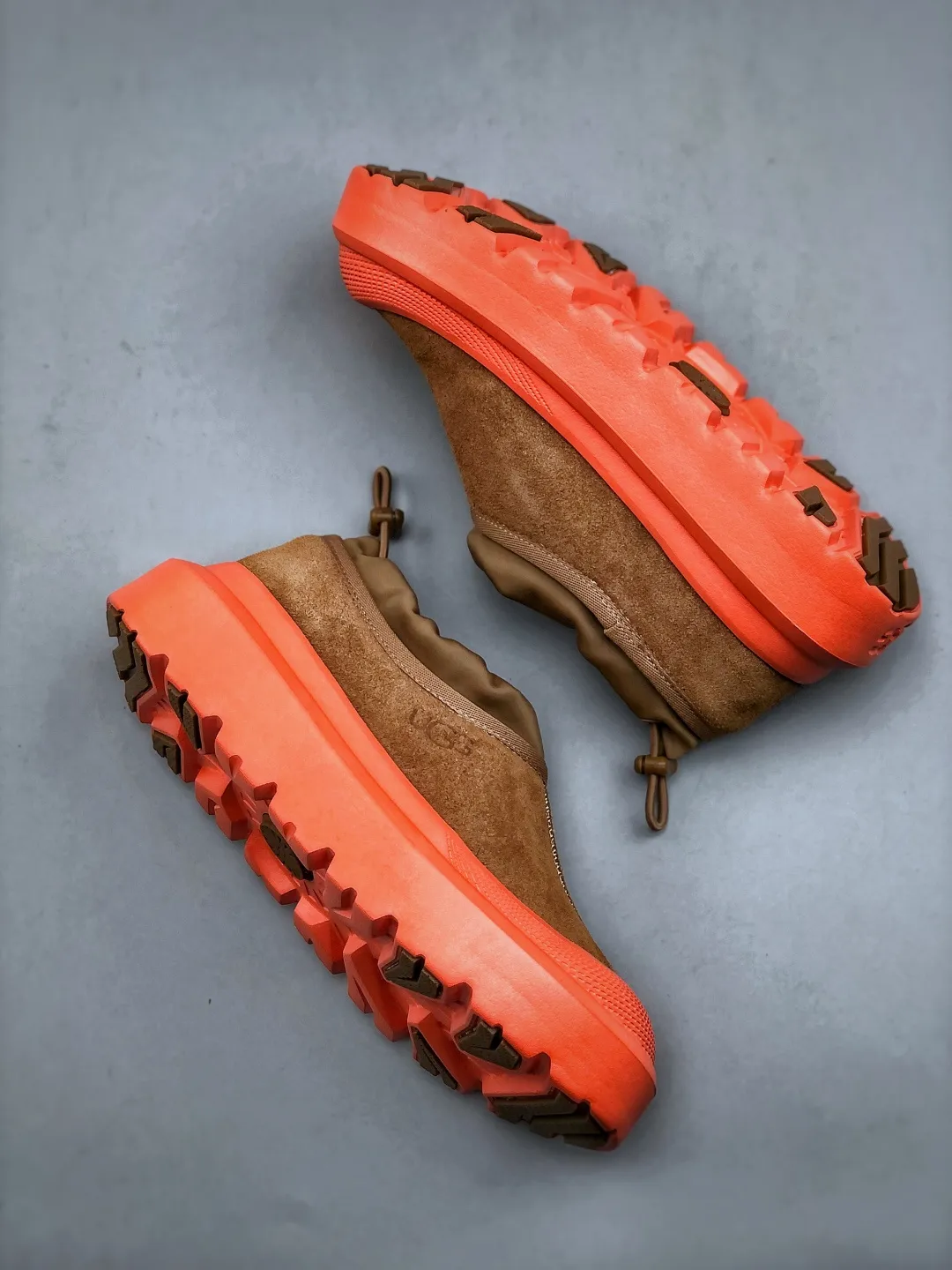 Local self-pickup 💰560 supports store delivery. Same style as Wang Yibo, the latest official revision and new style! The platform is exclusively for foreign trade UGG Tasman GTX winter neutral small potato snow shoes 1172790 Produced by the ten-year-old brand shoemaking factory production line. Pay attention to every detail. Longfeng A-grade genuine sheep fur is integrated. Created in full compliance with the ZP process. Size: 37-45